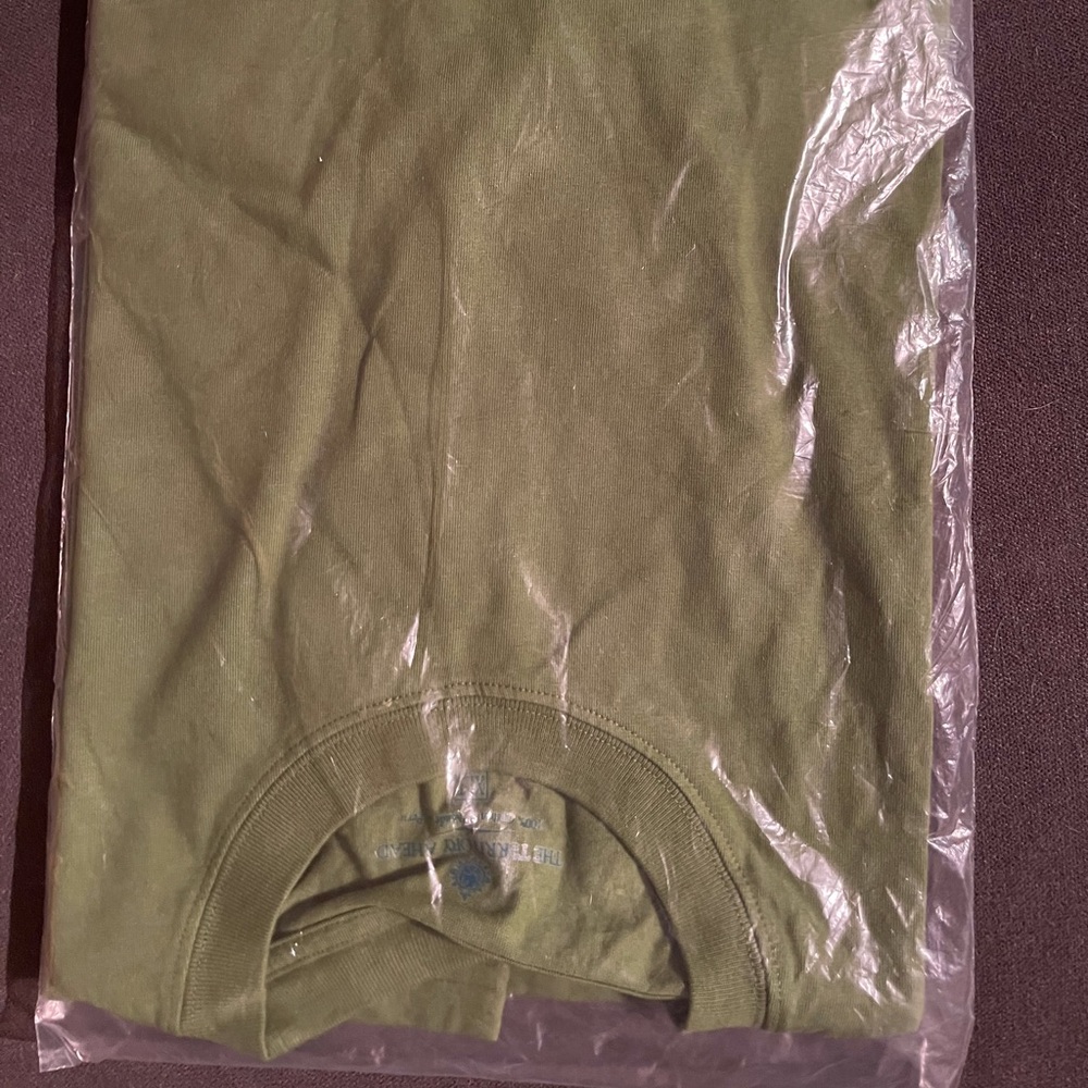 The Territory Ahead men’s green long sleeve t-shirt size XL